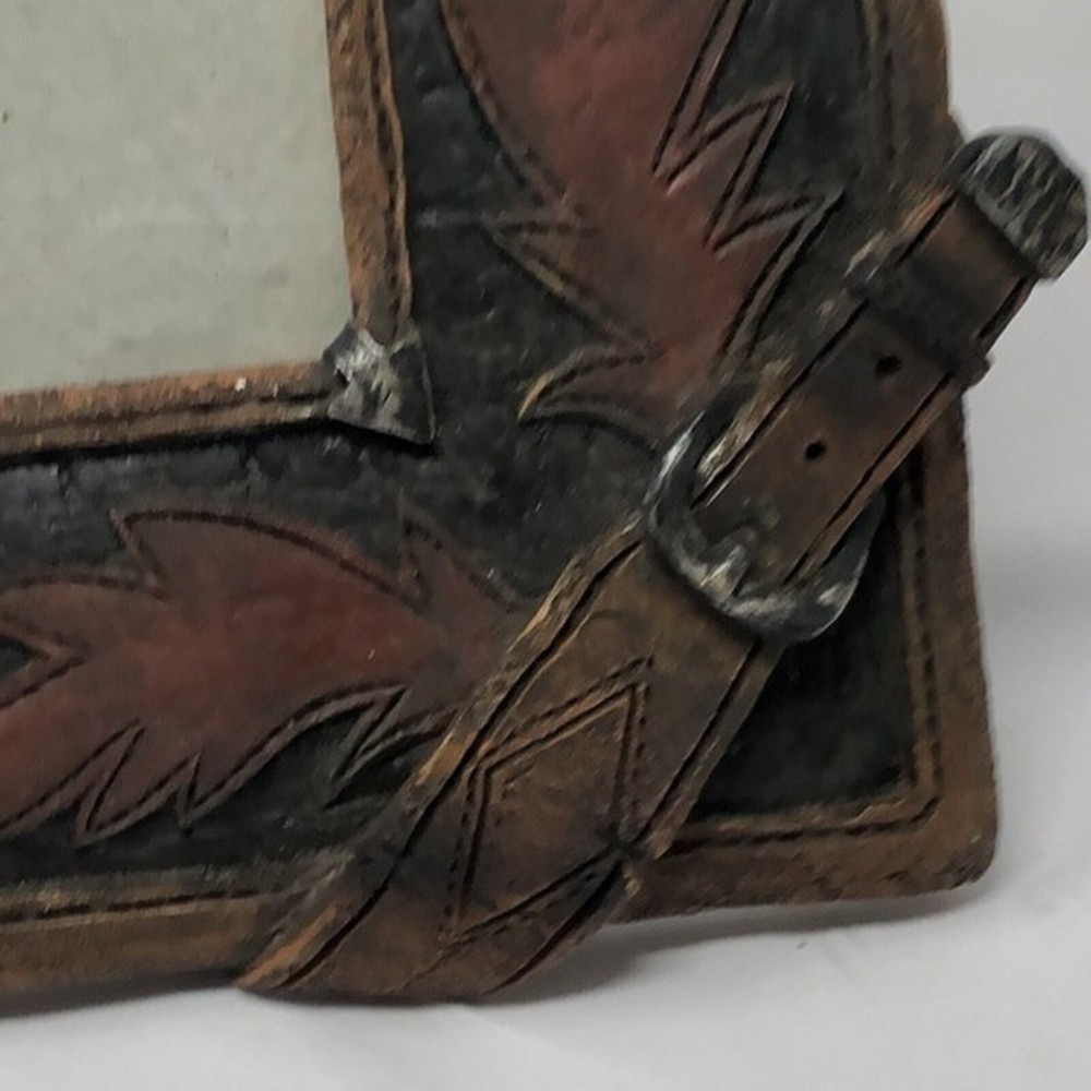 Resin Picture Frame For 4x6 Photo Eagle W/  Faux Leather Look Luggage‎ Straps - Picture 7 of 12